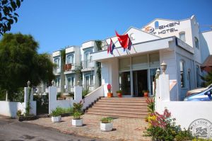 SMART STAY BEACH /ex.EKEN RESORT/