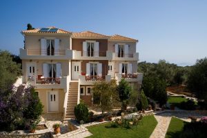 Maistros Apart Tsouklades