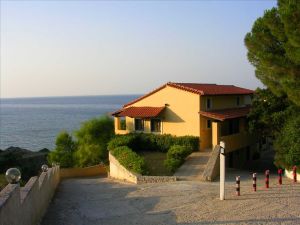 CELIA APARTMENTS HOTEL