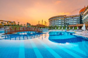 ARNOR DELUXE HOTEL SPA