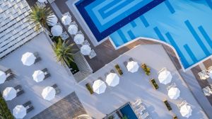 JADORE DELUXE RESORT SIDE