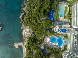 A GOOD LIFE UTOPIA FAMILY