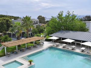 DORMAN SUITS HOTEL