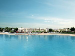 HOLIDAY INN RESORT WEST BEACH