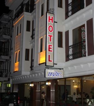 GRAND ANZAC HOTEL