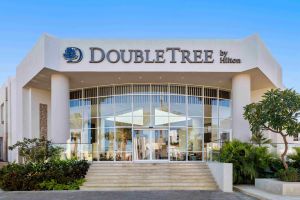 DOUBLETREE BY HILTON SHARKS BAY - BEACH SIDE/MOUNTAIN SIDE