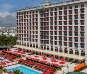 MEGASARAY WEST BEACH